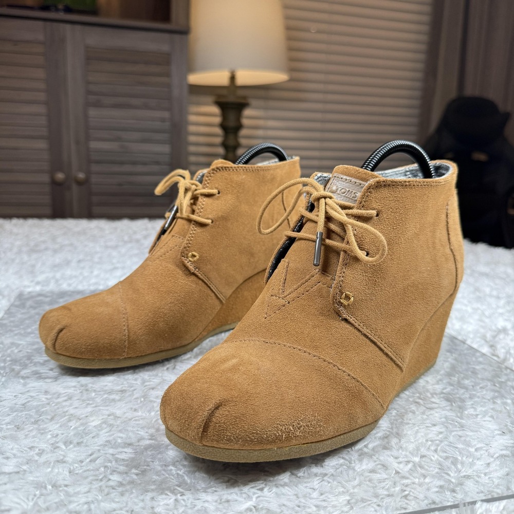 TOMS Boots Womens 10 Tan Suede Desert Wedge Booties Ankle Lace Up Heels Boho